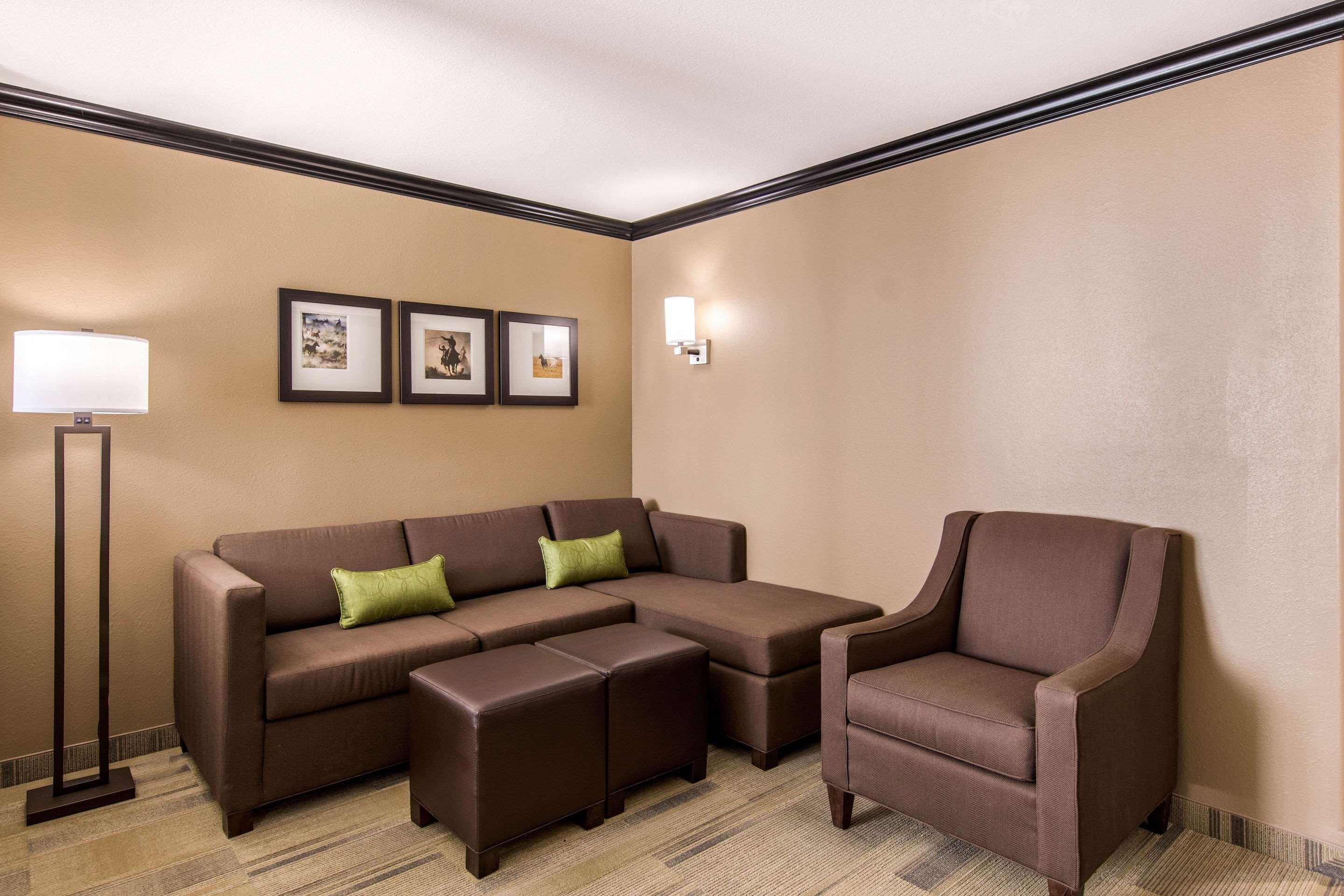 Comfort Suites Liberal Exterior photo